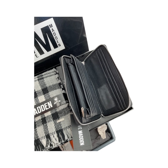 Steve Madden Gift Set NWT - Picture 2 of 4